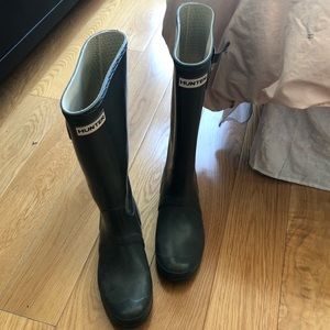 Grey hunter boots